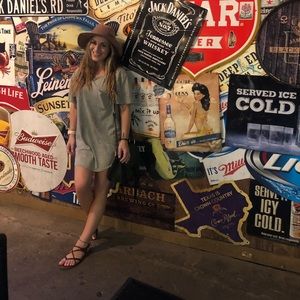 Meet your Posher, Ashley